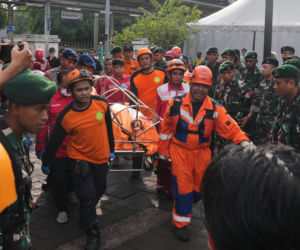 Indonezja/ Do 14 wzrosła liczba ofiar śmiertelnych kolizji pociągów, 84 osoby ranne