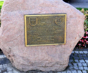 To jedno z najstarszych miast w woj. łódzkim. Było osadą słowiańską, a później siedzibą biskupów