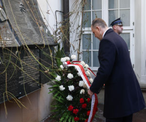 Prezydent na Jasnej Górze wśród kibiców. Podziękował za obronę  hasła „Bóg, Honor, Ojczyzna”