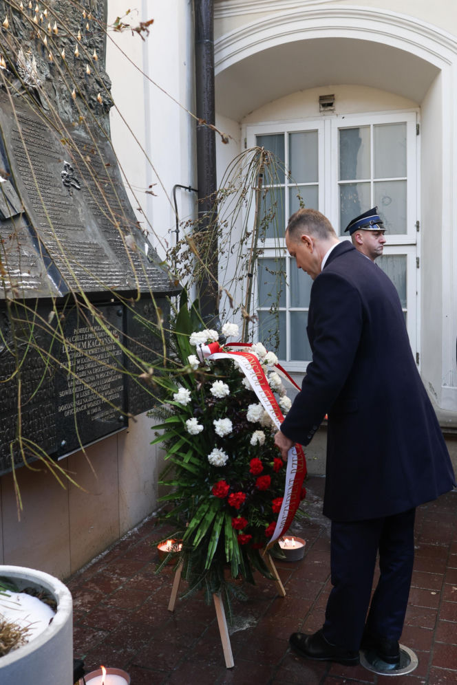 Prezydent na Jasnej Górze wśród kibiców. Podziękował za obronę  hasła „Bóg, Honor, Ojczyzna”
