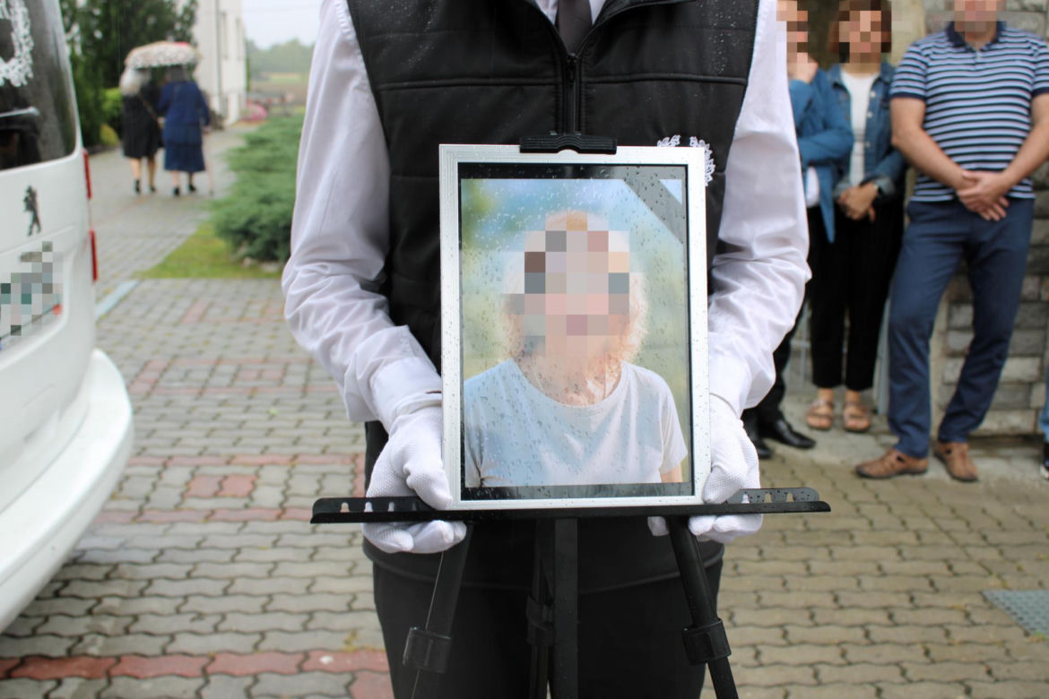 Niebo zapłakało nad Reginą Ż. Wzruszający pogrzeb ofiary tragedii na Węgrzech