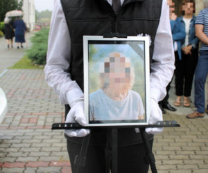 Niebo zapłakało nad Reginą Ż. Wzruszający pogrzeb ofiary tragedii na Węgrzech
