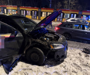 Warszawa: Tramwaje skierowane na objazdy! Zdarzenie z udziałem BMW