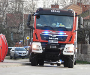 Zignorowała opuszczone rogatki, z torów zmiótł ją nadjeżdżający pociąg. Dramat w Jasiennicy Mazowieckiej