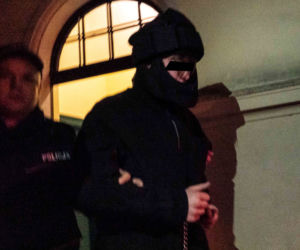 18-latek zarąbał rodziców i siedmioletniego braciszka