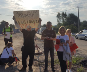 Dość trucia!: Mieszkańcy Skawiny protestują [WIDEO, ZDJĘCIA, AUDIO]