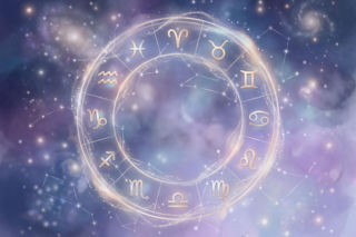 Jeden znak zodiaku musi dziś ostatecznie odpuścić przeszłość. Księżyc w Raku przyniesie mu ulgę