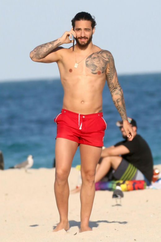 Maluma na plaży w Miami w 2018 roku