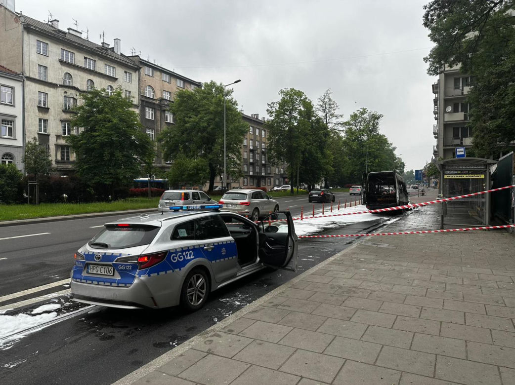 Pożar busa w Krakowie. Utrudnienia pod Jubilatem