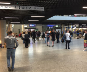 Alarm bombowy w Sopocie. Z peronu ewakuowano kilkaset osób [ZDJĘCIA]
