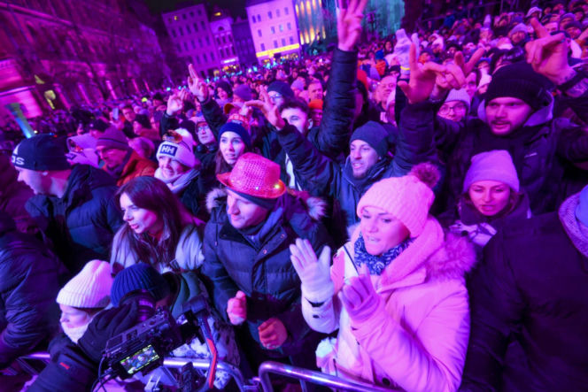 Sylwestrowa Moc Przebojów 2025/26 w Toruniu: Zdjęcia z imprezy Polsatu. Uczestnicy, artyści i starówka