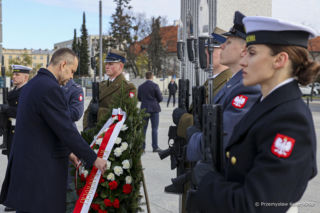 Nawrocki uczcił rocznicę śmierci Jana Pawła II. Symboliczny gest w centrum Warszawy