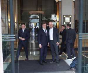 Cezary Kulesza wita Gianniego Infantino
