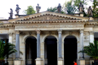 To tu kręcono film o Jamesie Bondzie. Słynne Casino Royale leży tuż za polską granicą