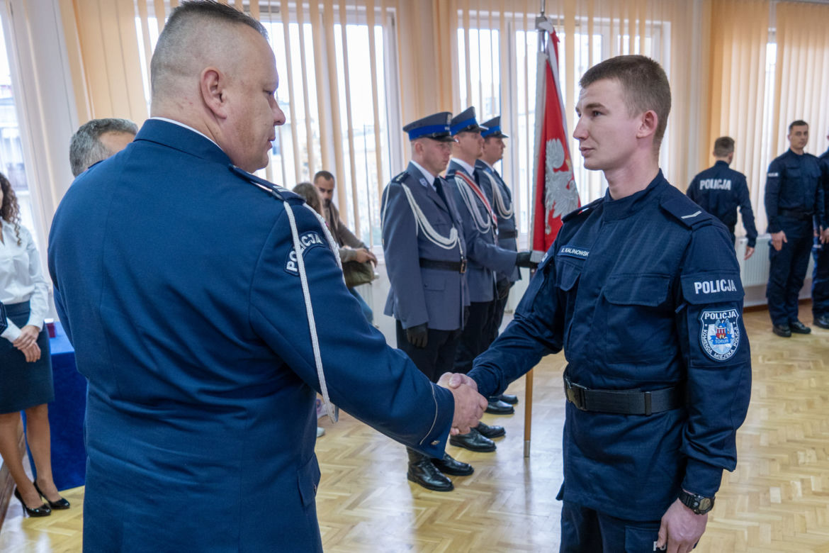 Młodzi policjanci złożyli w Bydgoszczy ślubowanie
