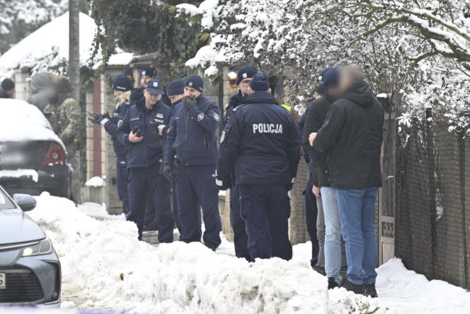 Ciała małżeństwa w mieszkaniu na Targówku. Wstrząsające szczegóły. "Radek zbudował sobie fortecę"