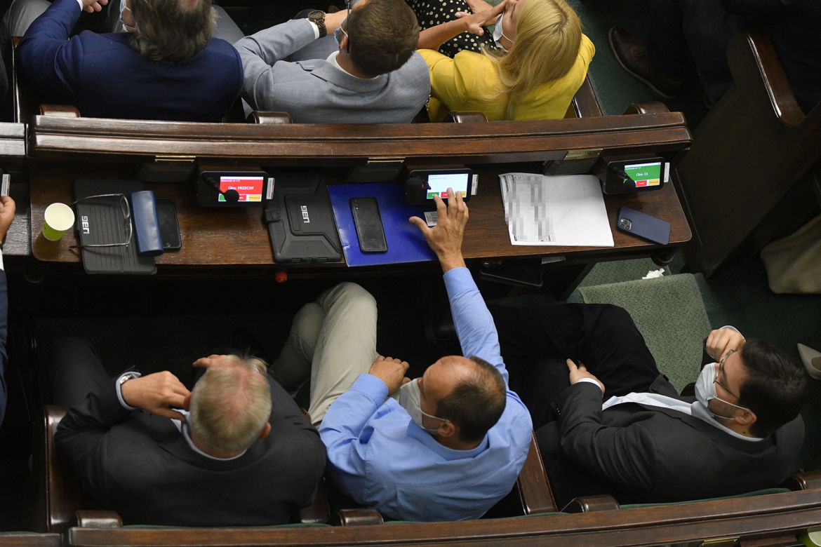 Reasumpcja głosowania w Sejmie Wojna o TVN trwa