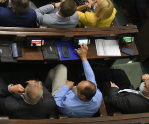 Reasumpcja głosowania w Sejmie Wojna o TVN trwa