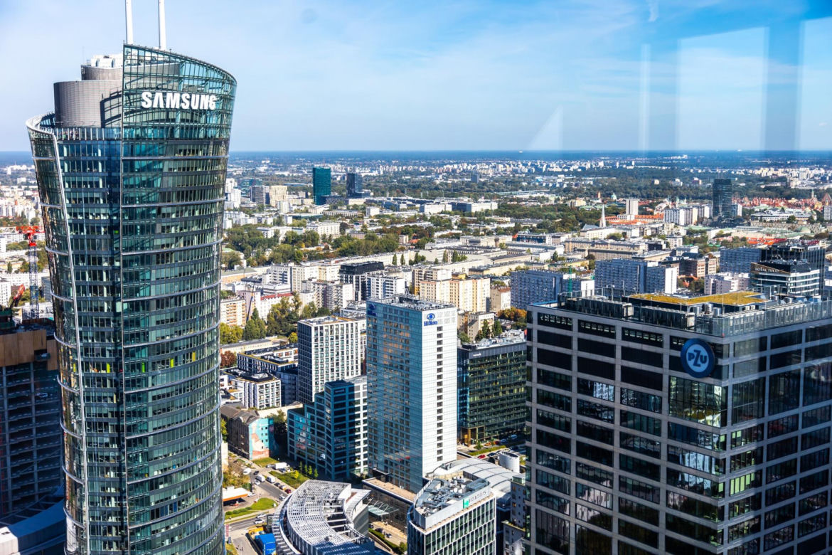 Niezwykła panorama Warszawy ze szczytu Skylinera!