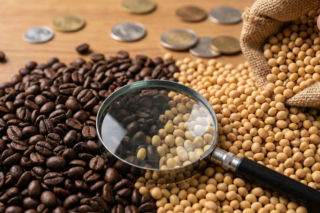 Ekonomia fałszerstwa: analiza wykorzystania soi w obrocie podrabianą kawą