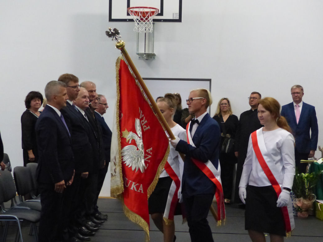 Otwarcie szkoły przy Sucharskiego