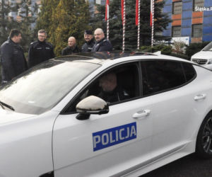 Nowe radiowozy KIA Stinger dla polskiej policji