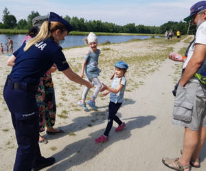 Podkarpaccy policjanci składają życzenia w Dniu Kobiet