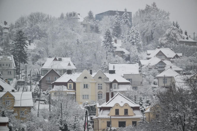Atak zimy w Polsce. Śnieżyca paraliżuje południe kraju. Strażacy mieli ponad 1,5 tys. interwencji