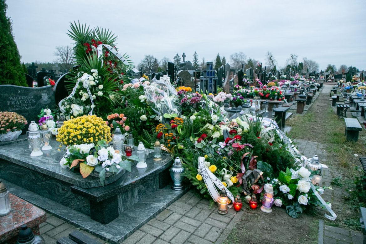 Sebastian i Michał spoczęli w jednym grobie z rodzicami 