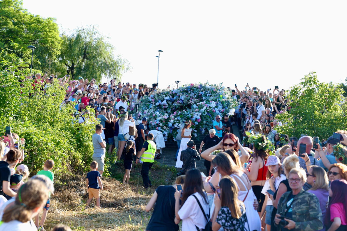Tak Warszawa powitała lato. Wianki nad Wisłą 2024 