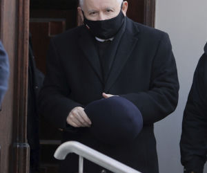 Jarosław Kaczyński odwiedził symboliczny grób brata