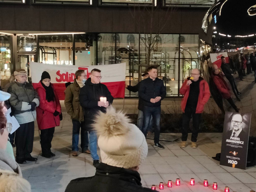Serce Świateł dla Pawła Adamowicza. Wydarzenie KOD-u przeciw nienawiści