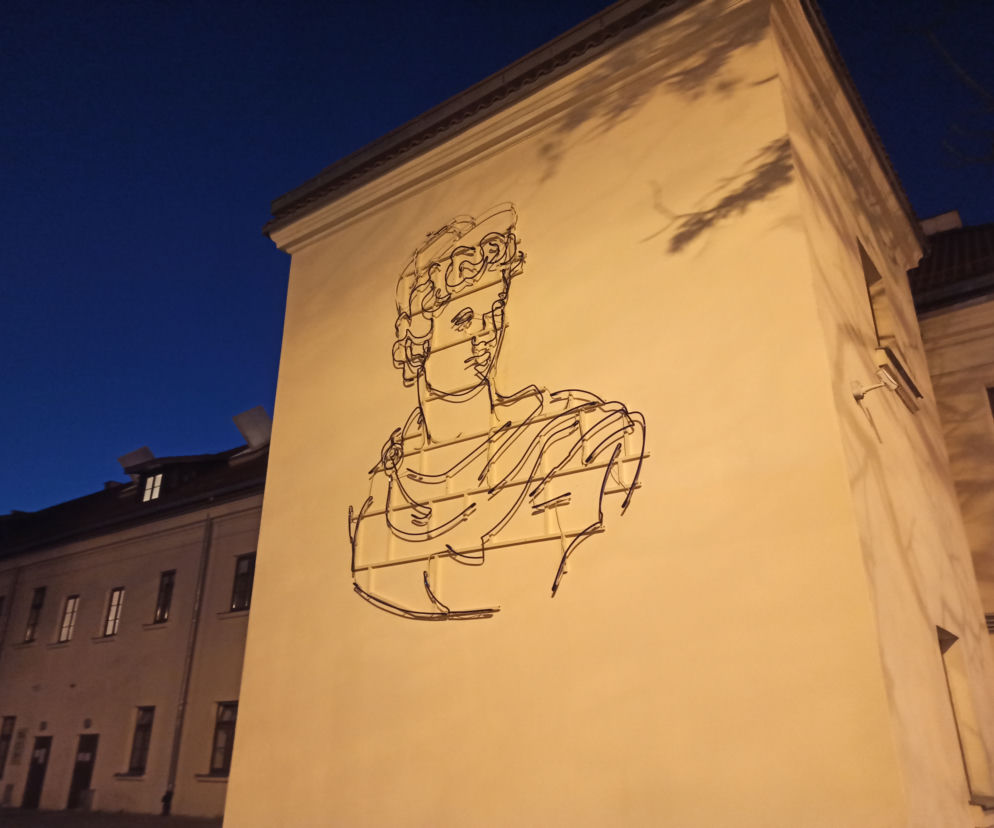 Brejdaki mają brejdaka. Nowy neon zawisł na Centrum Kultury