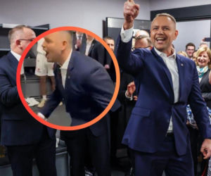 Karol Nawrocki wparował do szatni i się konkretnie wydarł! Wielkie chłopiska patrzyły z aprobatą