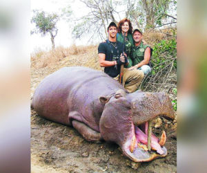 Zabił żonę na safari