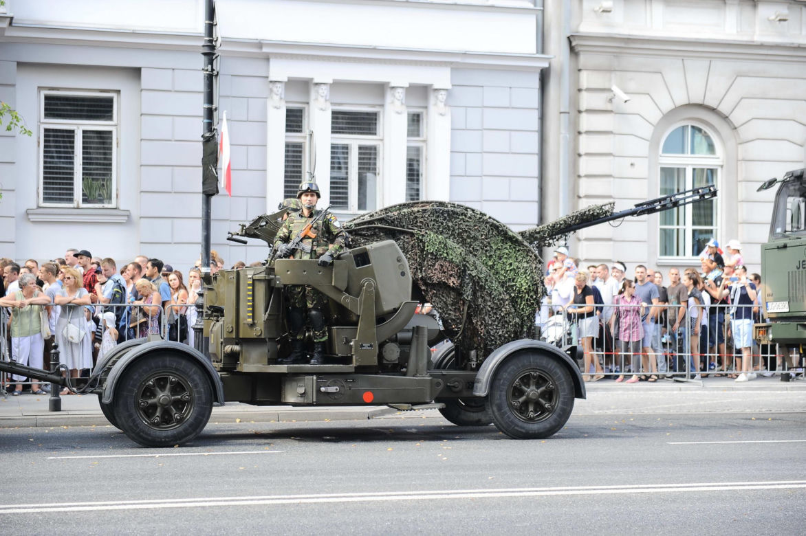 Kierowcy w gigantycznych tarapatach! Defilada z okazji Święta Wojska Polskiego zablokuje miasto