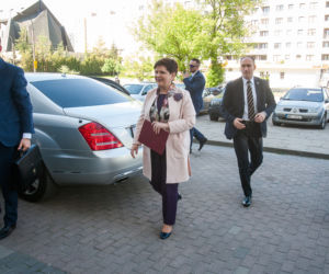 Co ostatnio czytała premier Szydło?! Szefowa rządu w Super Expressie