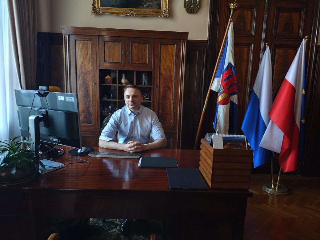 Pierwszy dzień w pracy nowego prezydenta Krakowa Łukasza Gibały