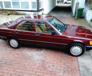 Mercedes-Benz 190E z przebiegiem 499 km