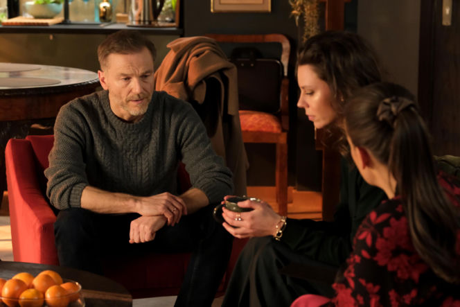 M jak miłość odc. 1933. Magda (Anna Mucha), Andrzej Budzyński (Krystian Wieczorek), Paulina Lipska (Maria Wieczorek)