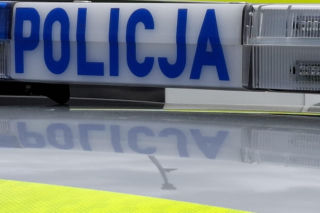 Pilna akcja służb! Policja przeszukała kilka lokalizacji, w tle partia Grzegorza Brauna