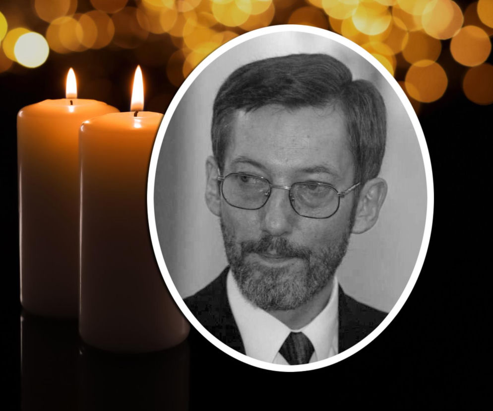 Dwie palące się świece, obok nich portret Czesława Śleziaka. O śmierci polityka przeczytasz na SE Polityka.