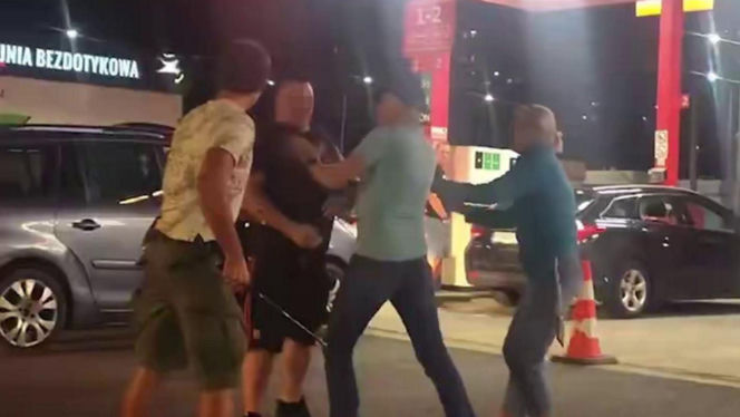 Komendant policji z Jeleniej Góry odwołany! Brał udział w bójce na stacji paliw