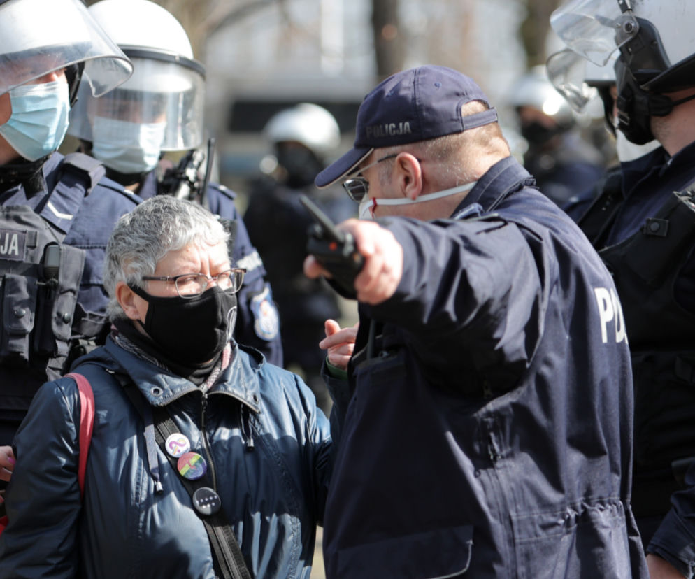 Zapadła decyzja w sprawie Babci Kasi. Policjanci walczyli, by ją ukarać	