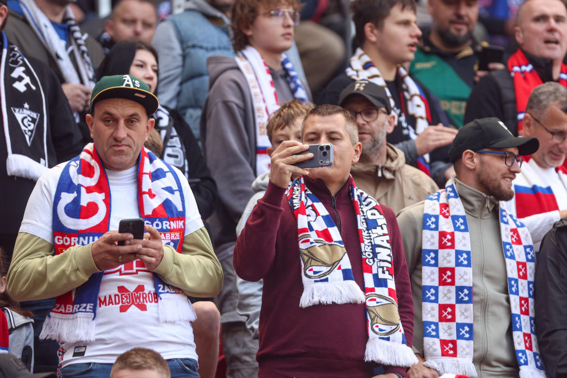 Zdjęcia kibiców i zawodników z derbów Górnego Śląska