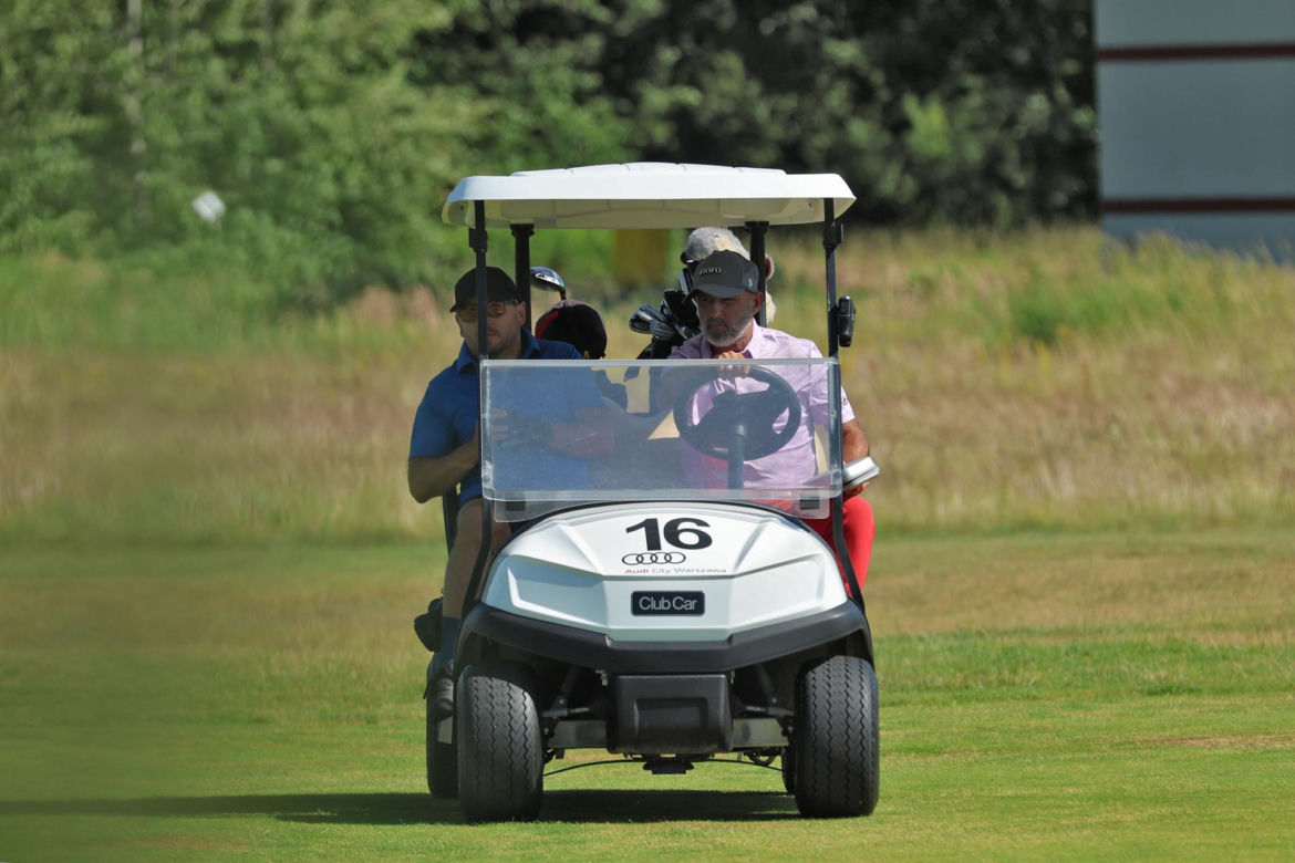  Michał Probierz gra w golfa ze zwycięzcą aukcji charytatywnej