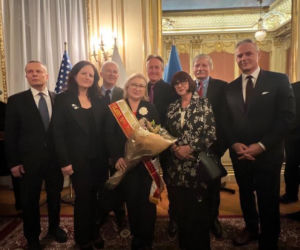 Szarfowanie Wielkiej Marszałek Parady Pułaskiego Iwony Korgi