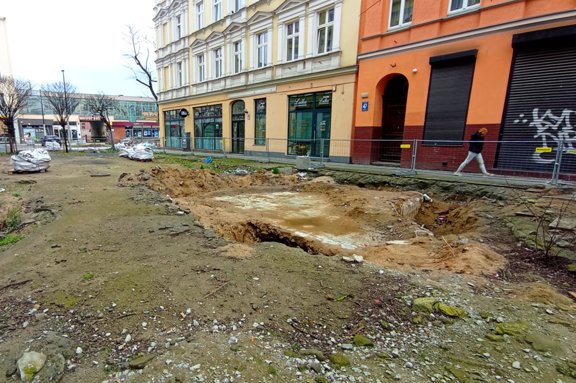 Pozostałości po dawnej "ścianie płaczu"