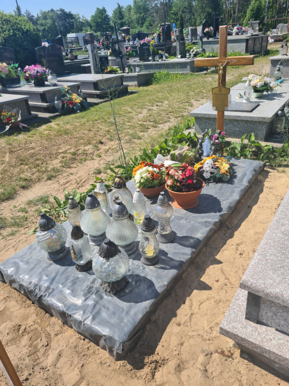 Rudnik nad Sanem. Grób Magdaleny V., która zabiła dzieci i siebie [ZDJĘCIA]