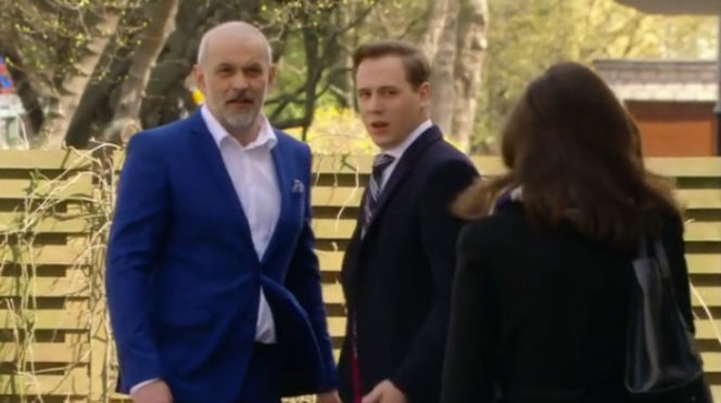 O mnie się nie martw 2 sezon odc. 13. Magda Gadomska (Anna Terpiłowska), Marek Kaszuba (Krzysztof Stelmaszyk), Marcin (Stefan Pawłowski)